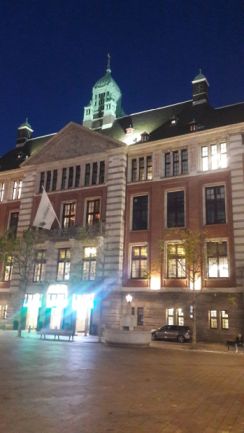 Amsterdam beursplein analist