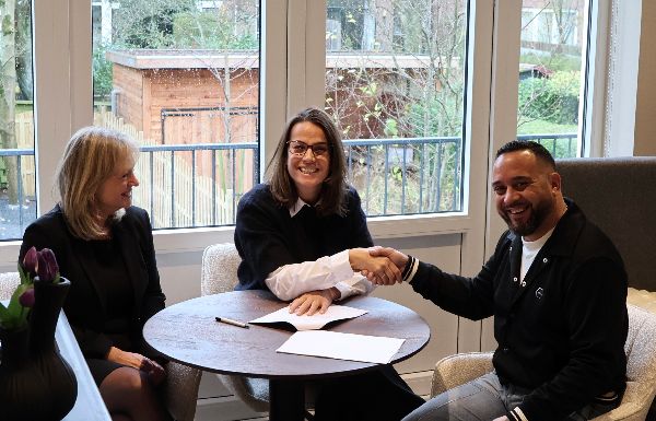 Opening west sidelinge