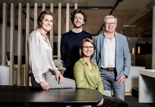 De familie coolman met van links naar rechts charlotte lerminez %28partner van geert coolman%29